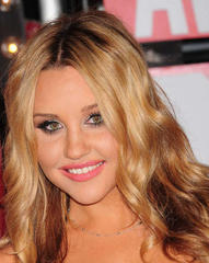 Amanda Bynes threatens legal action over party snaps