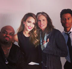 gotta see it gram of the day: jessica alba hangs with celeb friends in singapore!