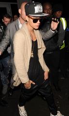 Justin Bieber Threatens His Guests With $5M Suit for Leaking Private Info
