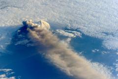 big pic: eruption of alaska's pavlof volcano, as seen from the international space station