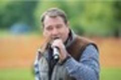 'Persistent' dog whisperer hushes the crowds
