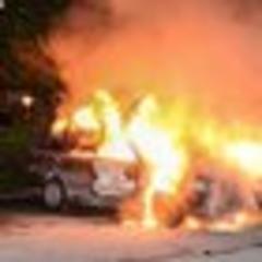 Youths torch restaurant, cars in Sweden riots